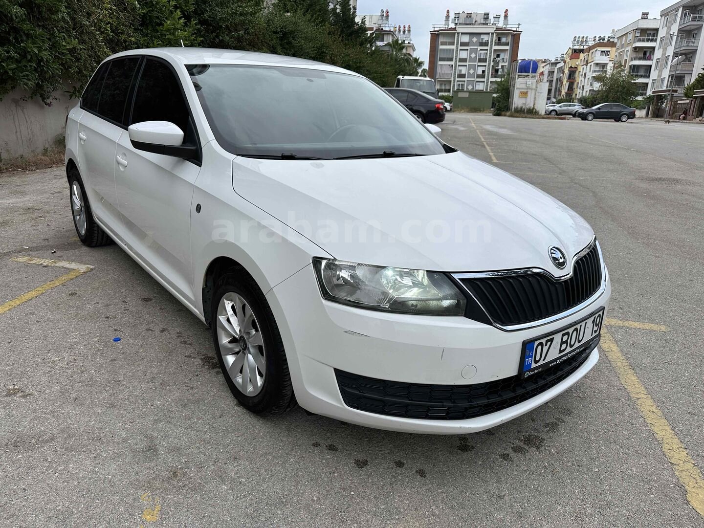 Sahibinden Skoda Rapid 1.6 CR TDI Spaceback Ambition 2014 Model Antalya 145.000 km Beyaz 3