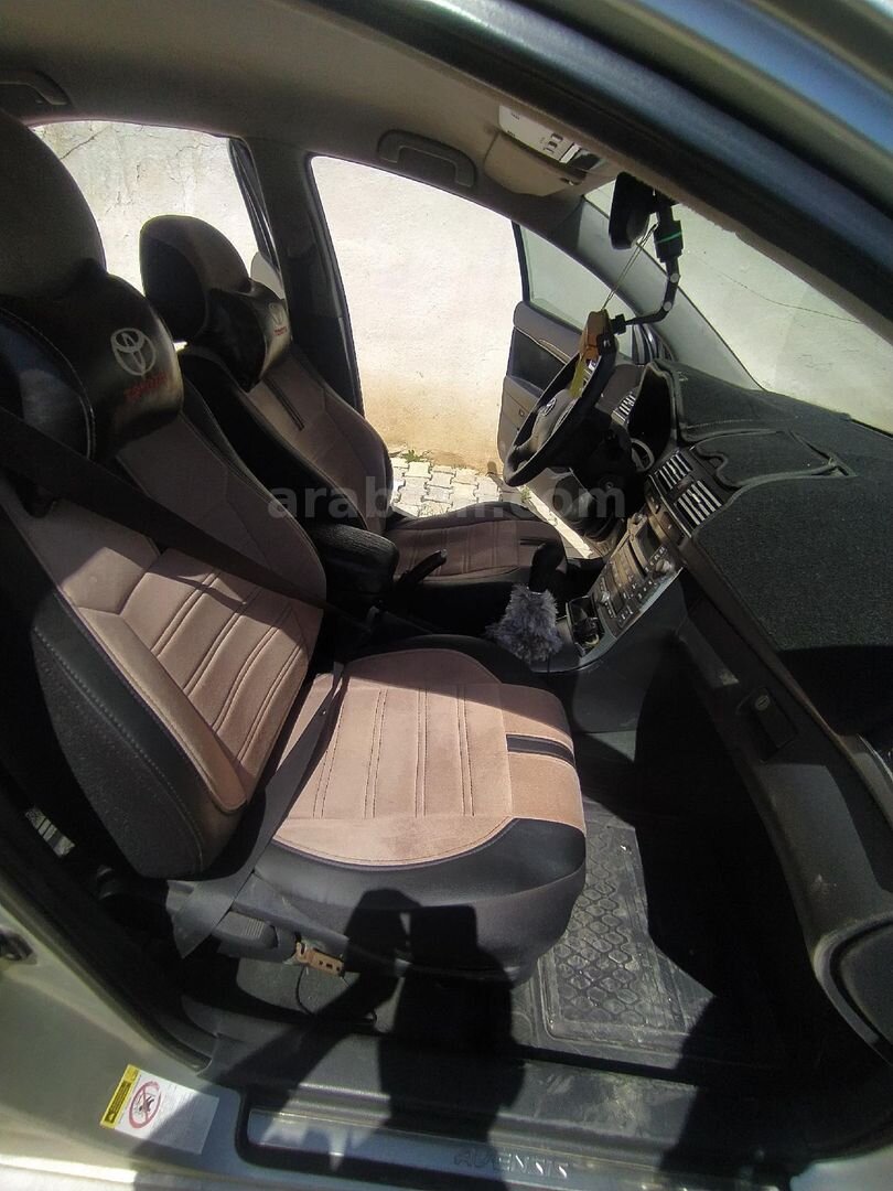 Sahibinden Toyota Avensis 1.6 Comfort 2008 Model Van 452.000 km Gri (Gümüş) 3