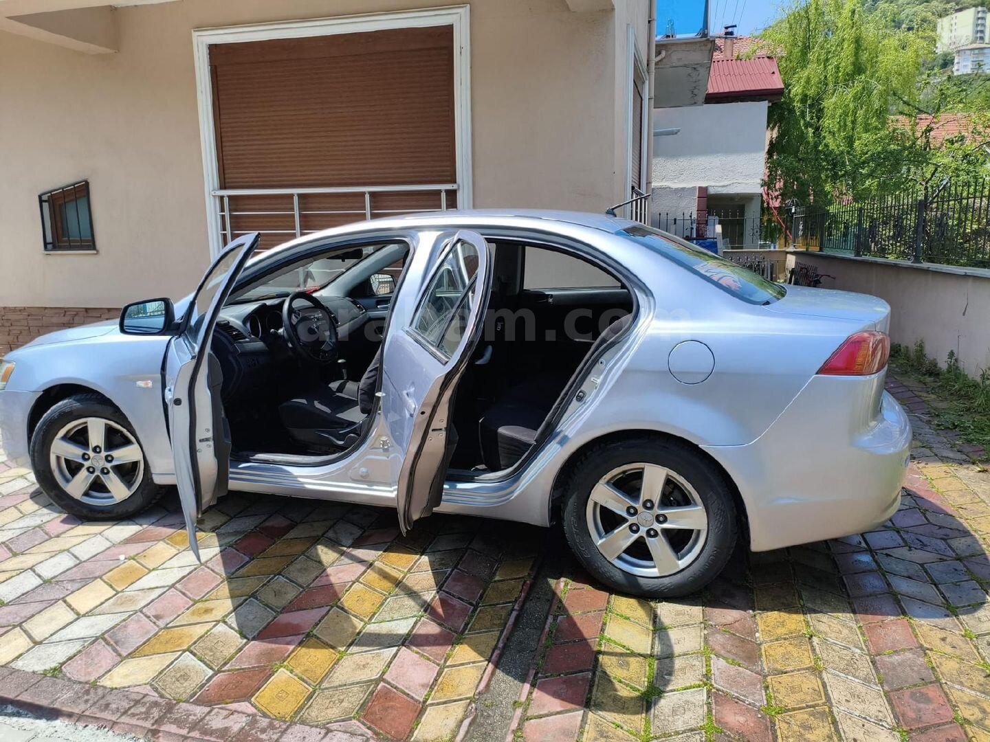 Sahibinden Mitsubishi Lancer 1.5 Invite 2008 Model Bartın 245.000 km Gri (Gümüş) 3
