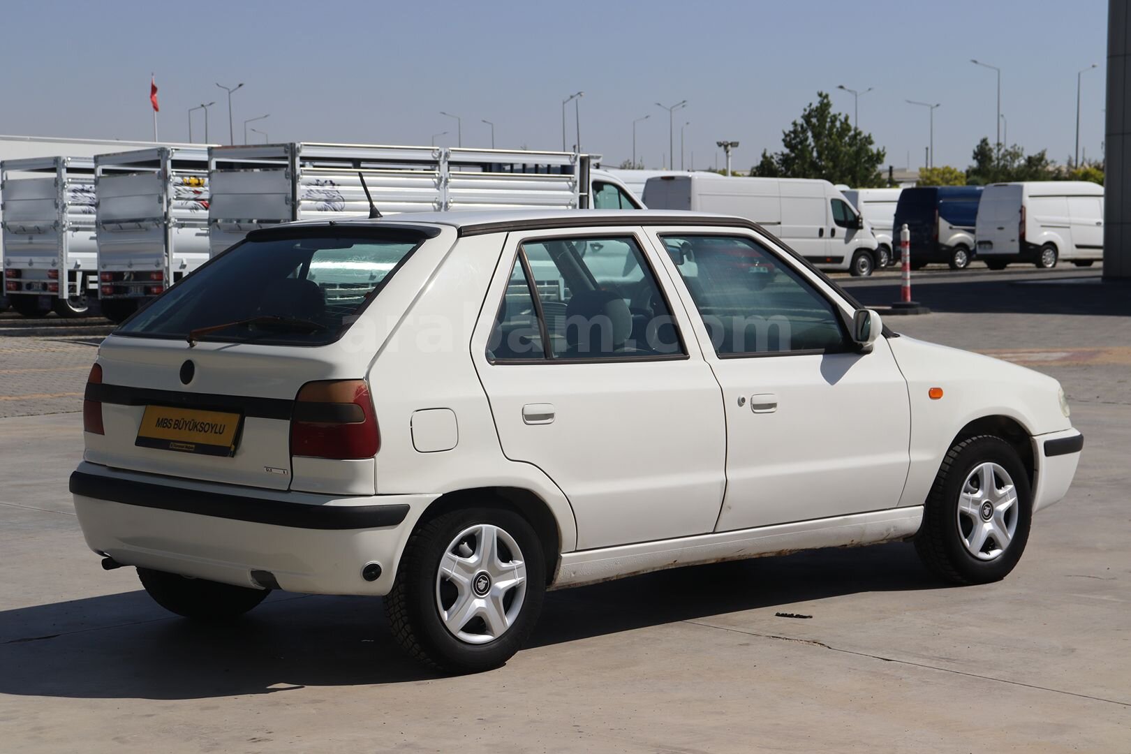Galeriden Skoda Felicia 1.3 GLXi 2001 Model Konya 323.603 km Beyaz 7