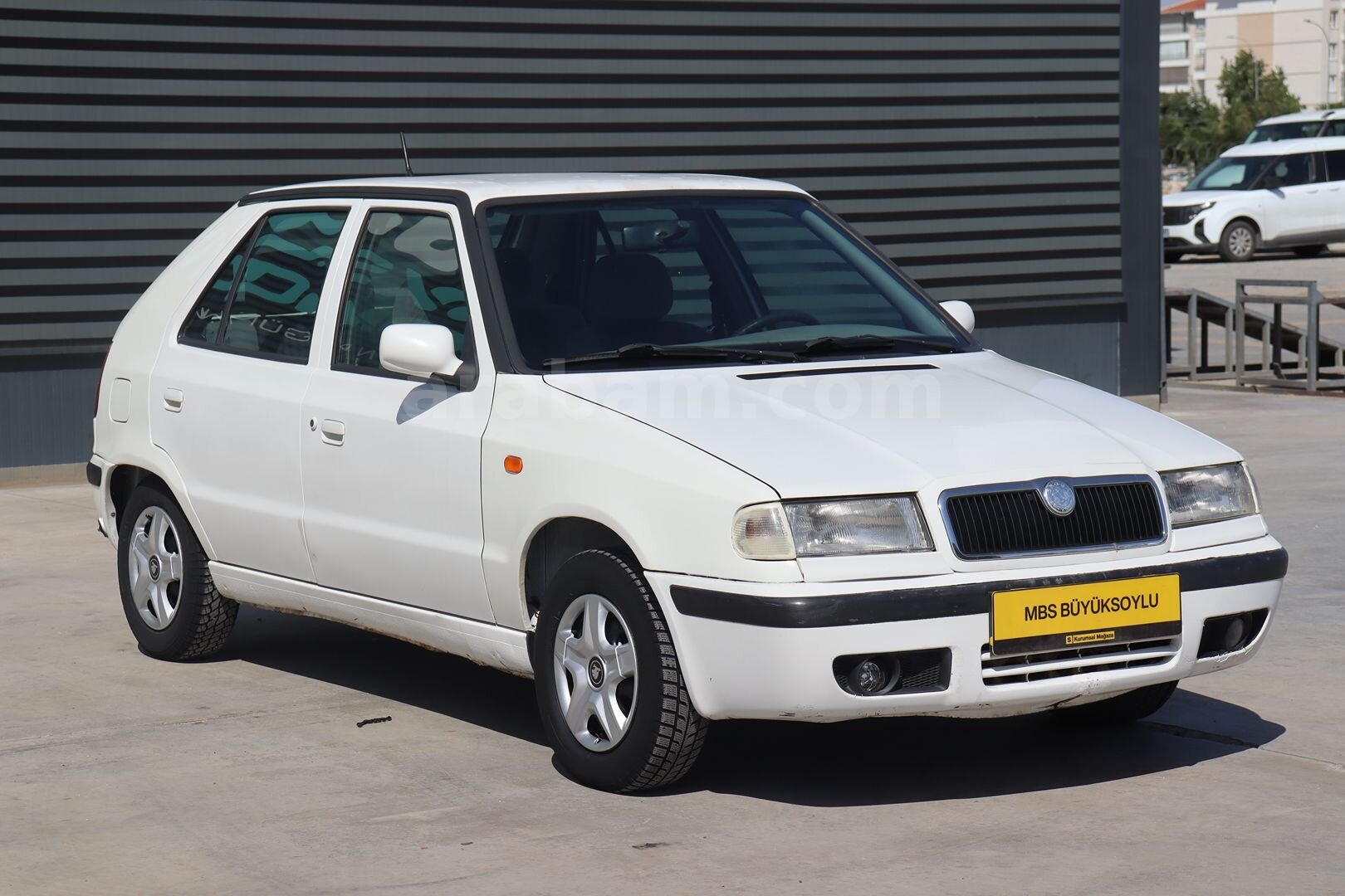 Galeriden Skoda Felicia 1.3 GLXi 2001 Model Konya 323.603 km Beyaz 2