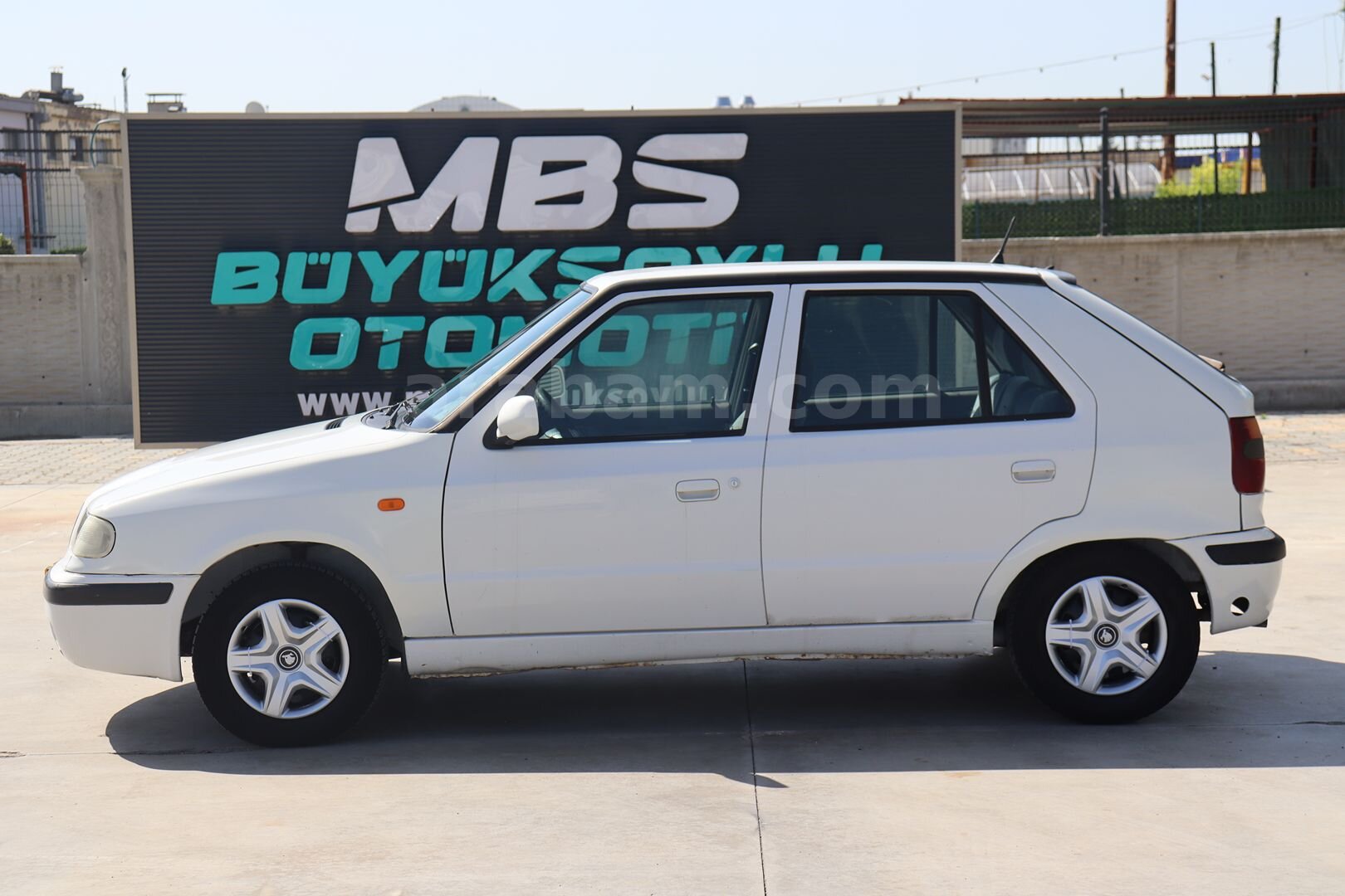 Galeriden Skoda Felicia 1.3 GLXi 2001 Model Konya 323.603 km Beyaz 4