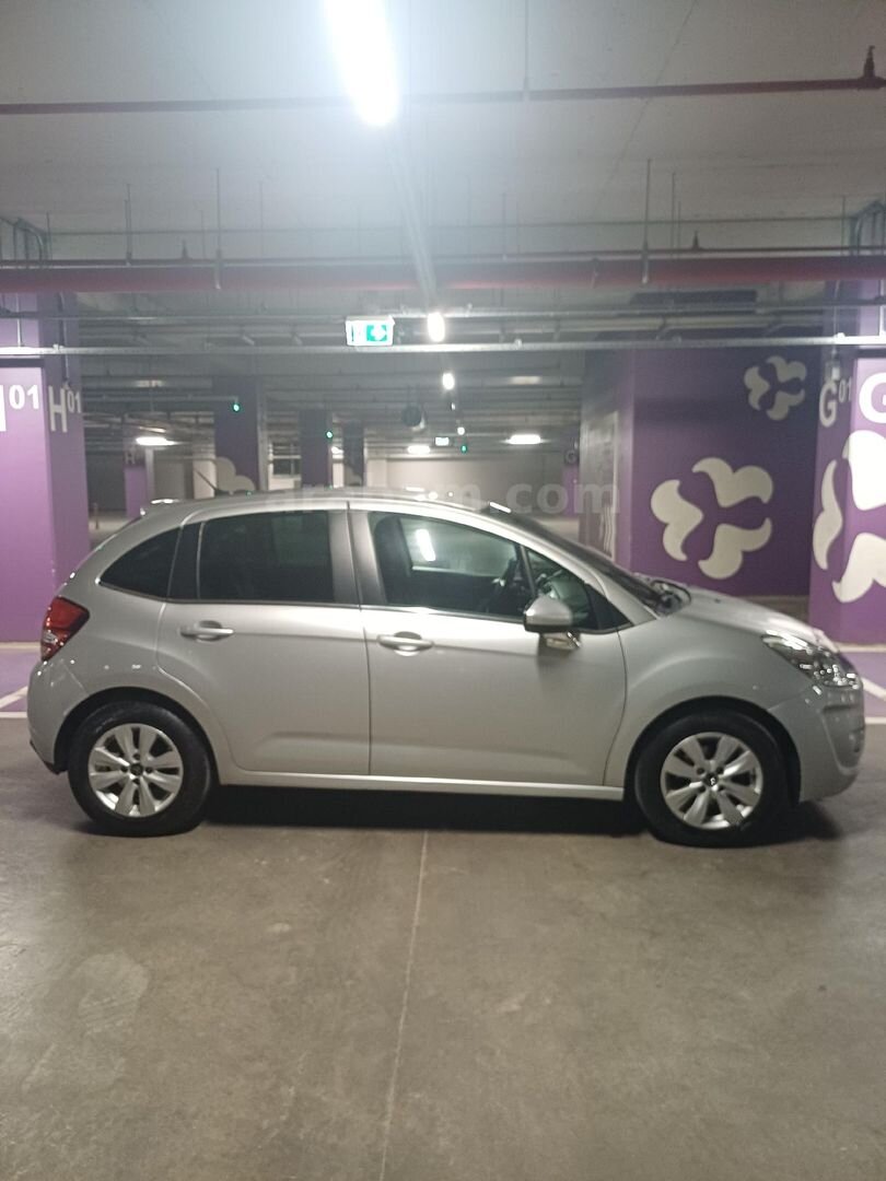 Sahibinden Citroen C3 1.4 HDi Confort 2010 Model İzmir 190.000 km Gri (Gümüş) 4
