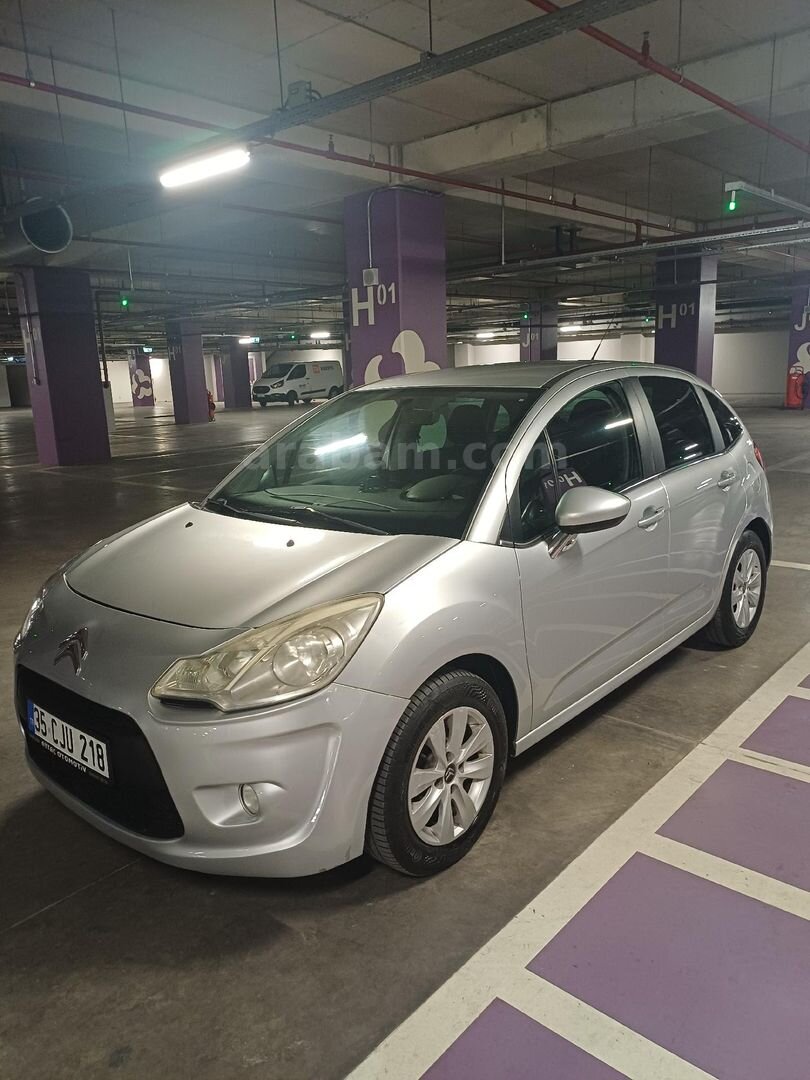 Sahibinden Citroen C3 1.4 HDi Confort 2010 Model İzmir 190.000 km Gri (Gümüş) 7
