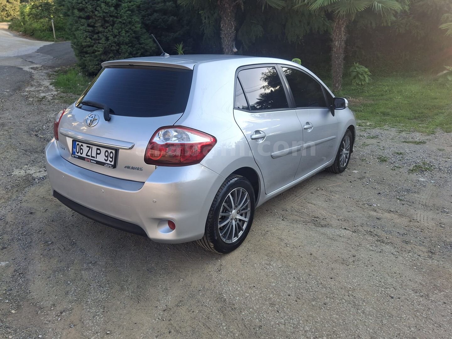 Sahibinden Toyota Auris 1.4 D-4D Comfort Extra 2010 Model Giresun 261.000 km Gri (Gümüş) 5
