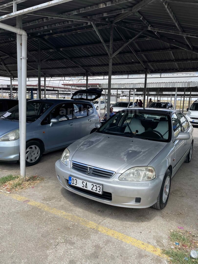 Sahibinden Honda Civic 1.4 i S 2001 Model Afyonkarahisar 185.000 km Gri (Gümüş) 4