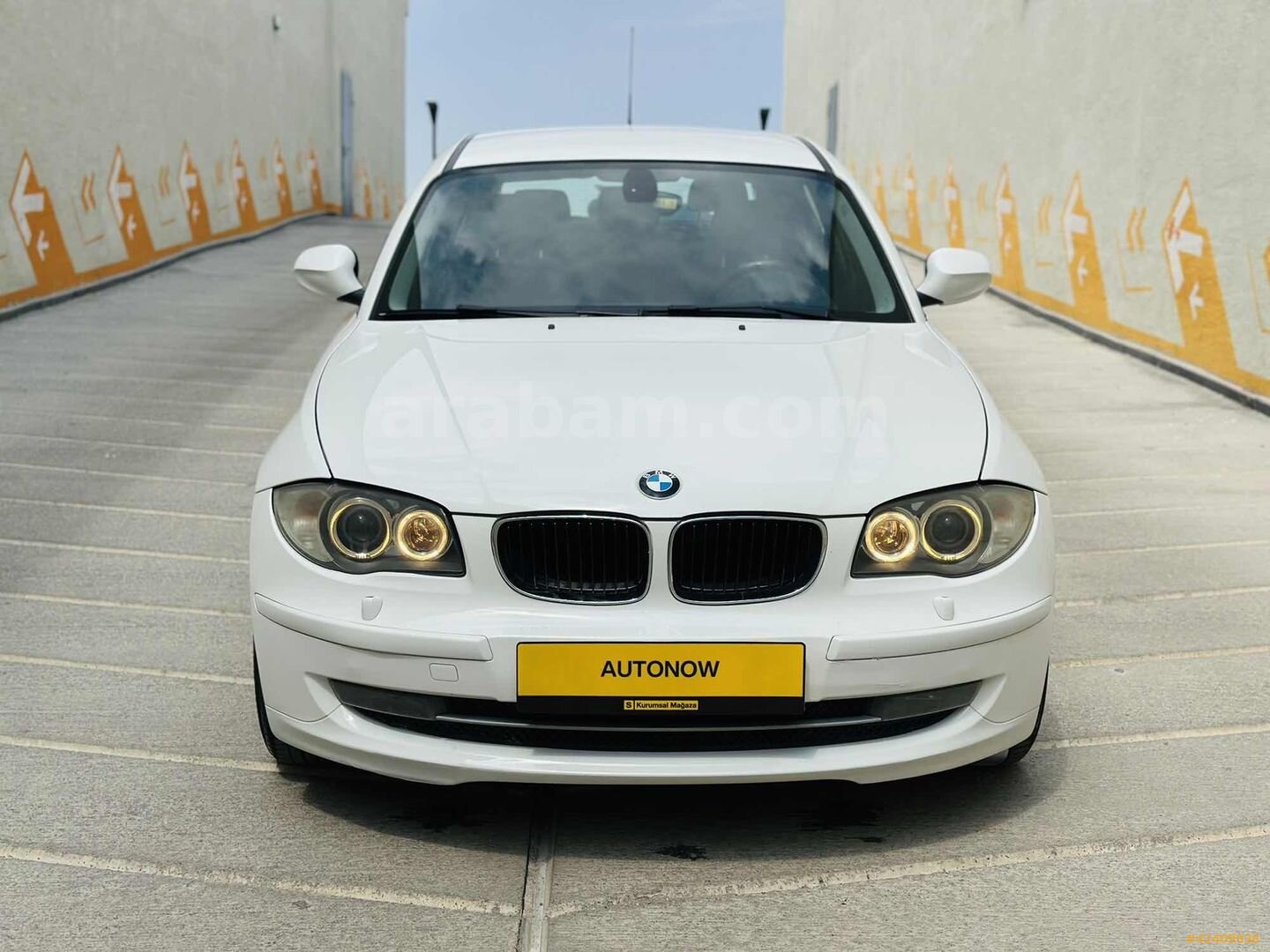 Galeriden BMW 1 Serisi 116i Comfort 2011 Model Ankara 275.000 km Beyaz 2