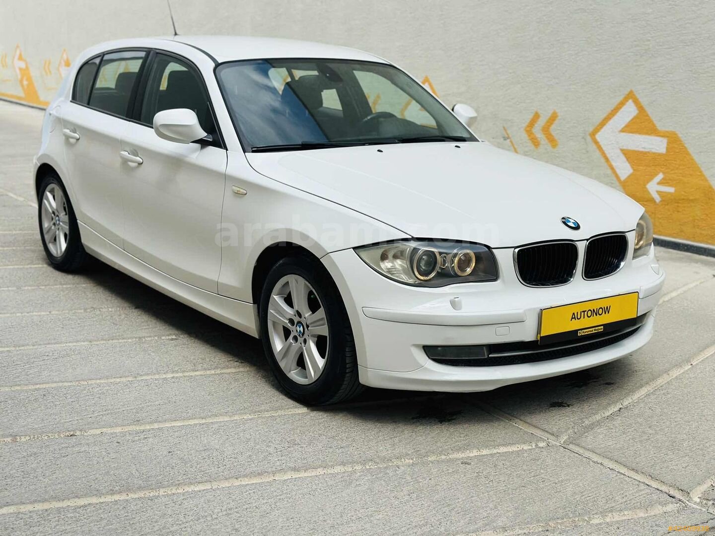 Galeriden BMW 1 Serisi 116i Comfort 2011 Model Ankara 275.000 km Beyaz 6
