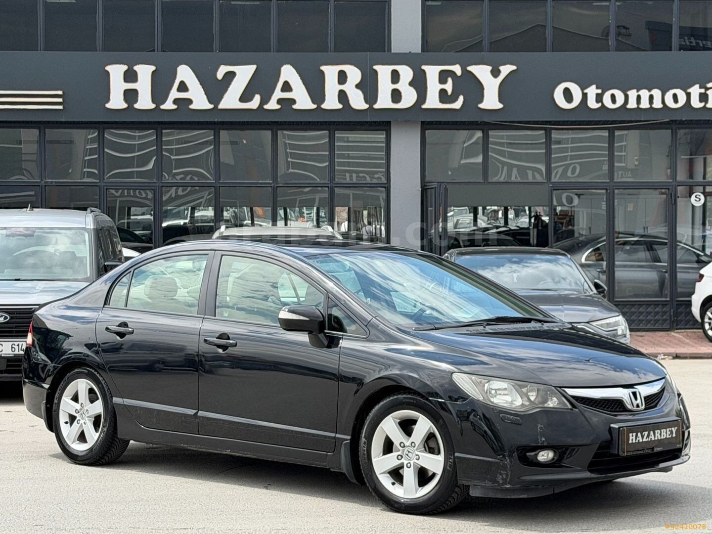 Galeriden Honda Civic 1.6i VTEC Premium 2011 Model Konya 153.000 km Siyah 3