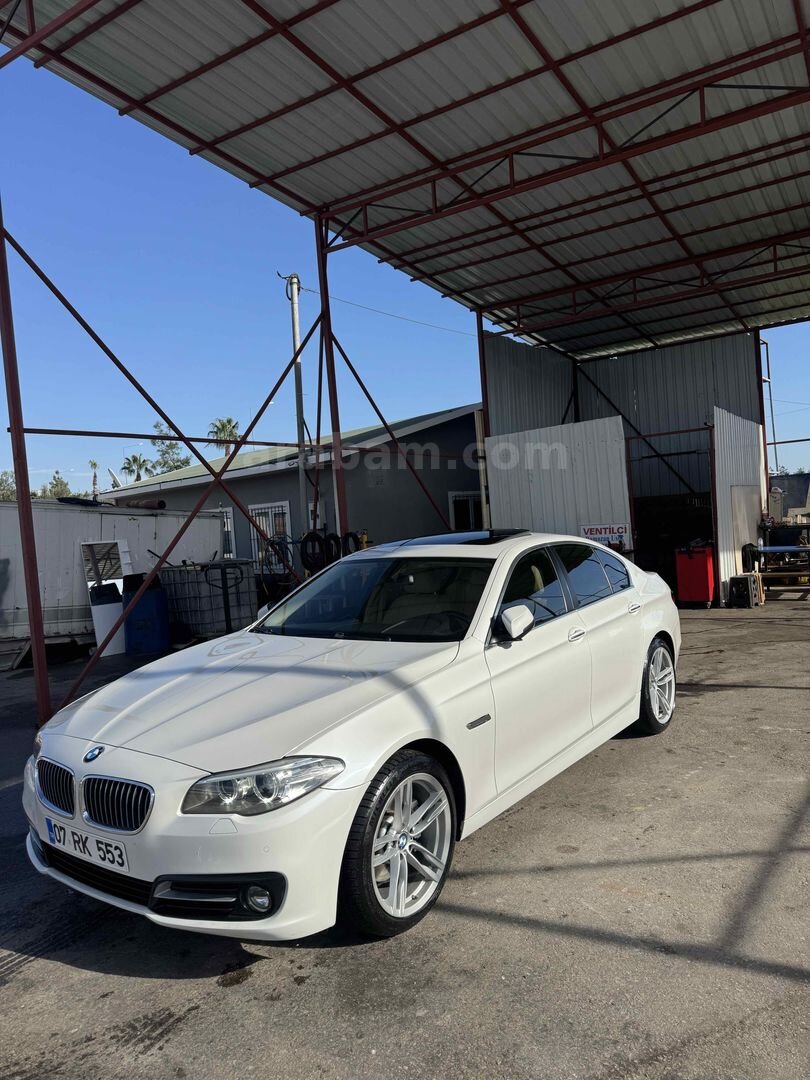 Sahibinden BMW 5 Serisi 520i Comfort 2015 Model Antalya 182.000 km Beyaz 1