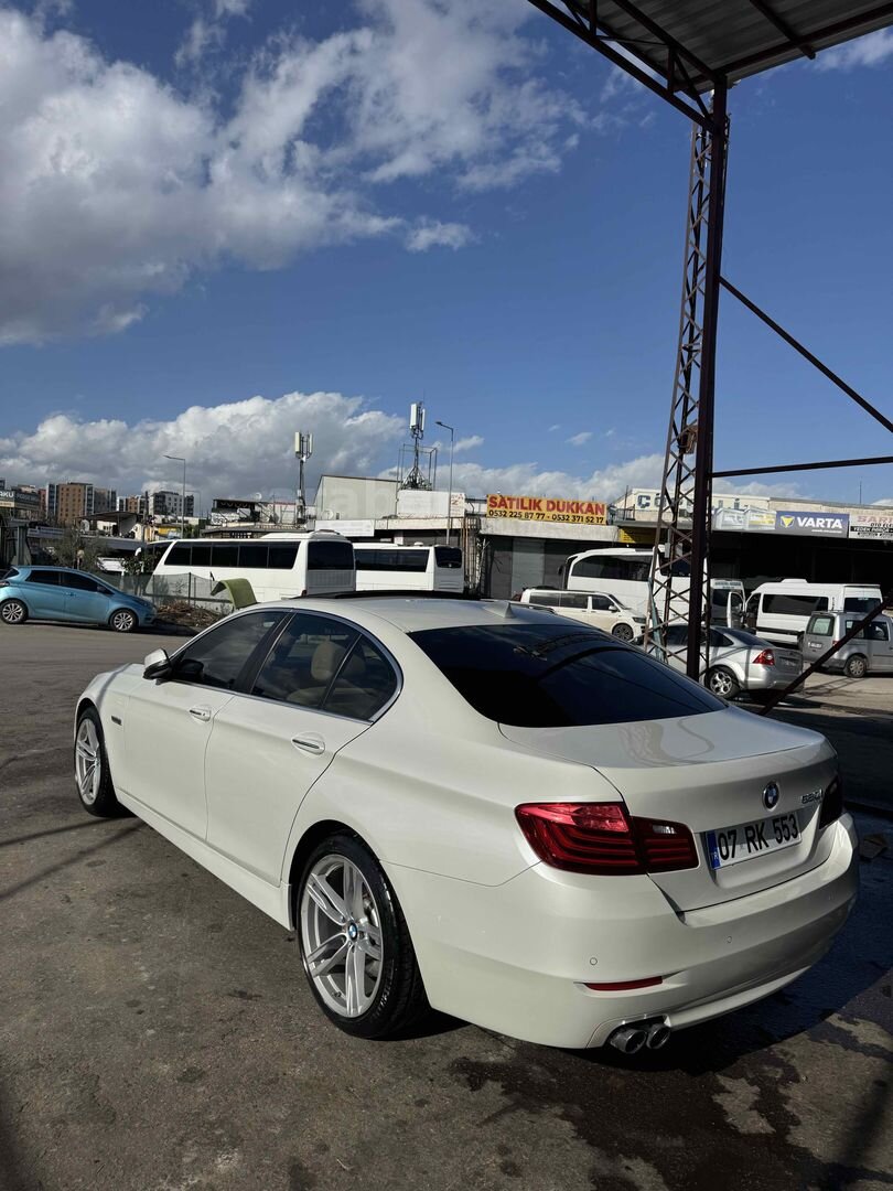 Sahibinden BMW 5 Serisi 520i Comfort 2015 Model Antalya 182.000 km Beyaz 4