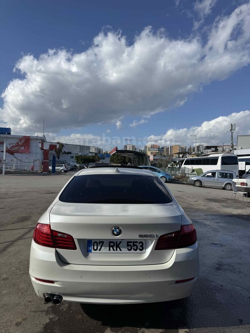 Sahibinden BMW 5 Serisi 520i Comfort 2015 Model Antalya 182.000 km Beyaz 6