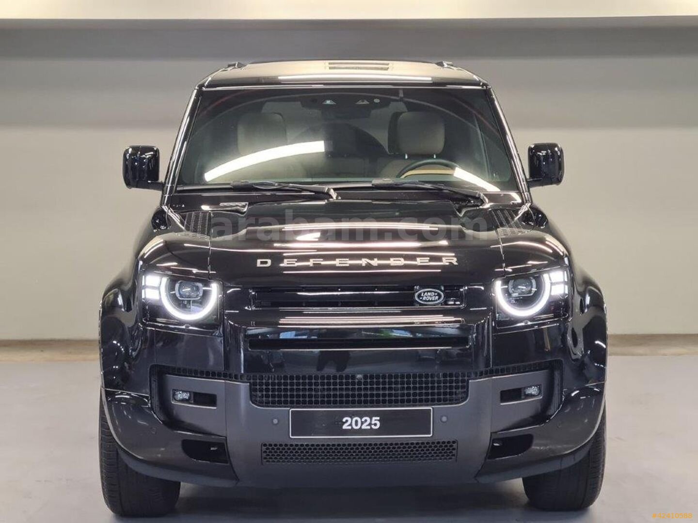 Galeriden Land Rover Defender 110 2.0 X-Dynamic HSE 2025 Model İstanbul 6.100 km Siyah 3