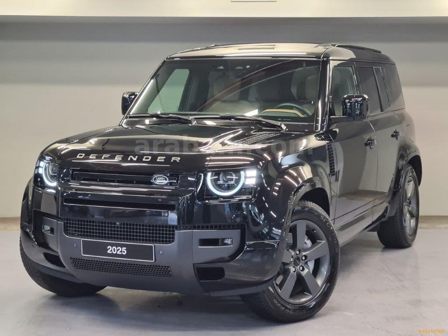 Galeriden Land Rover Defender 110 2.0 X-Dynamic HSE 2025 Model İstanbul 6.100 km Siyah 1