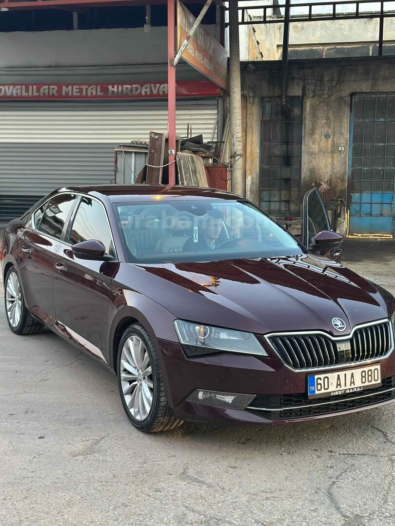 Sahibinden Skoda SuperB 1.6 TDI Prestige 2015 Model Tokat 180.000 km Kırmızı 1