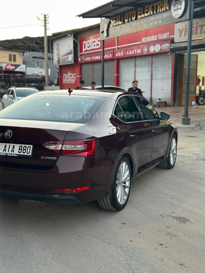 Sahibinden Skoda SuperB 1.6 TDI Prestige 2015 Model Tokat 180.000 km Kırmızı 6