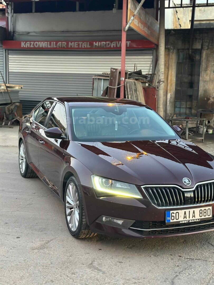 Sahibinden Skoda SuperB 1.6 TDI Prestige 2015 Model Tokat 180.000 km Kırmızı 4