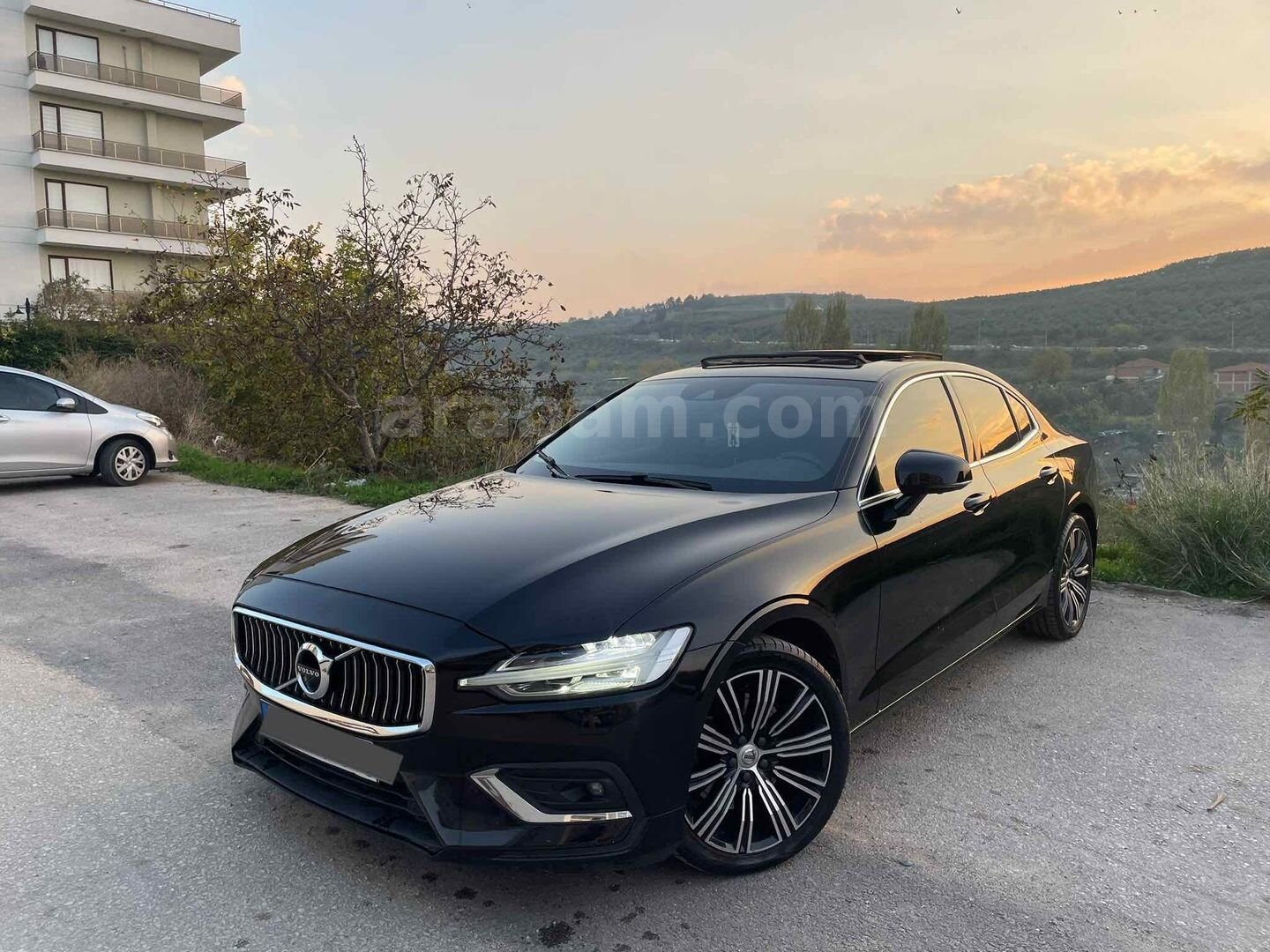 Sahibinden Volvo S60 2.0 B5 Inscription Plus 2020 Model Bursa 126.000 km Siyah 3