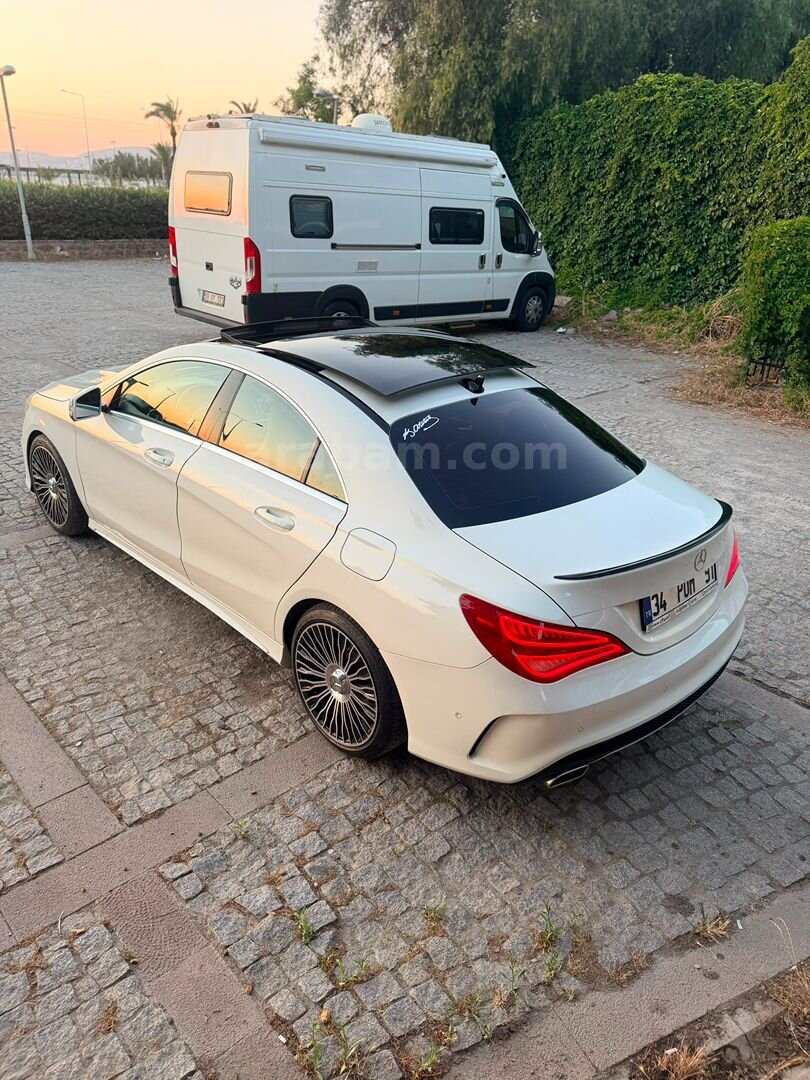Sahibinden Mercedes - Benz CLA 200 AMG 2014 Model İzmir 148.000 km Beyaz 4