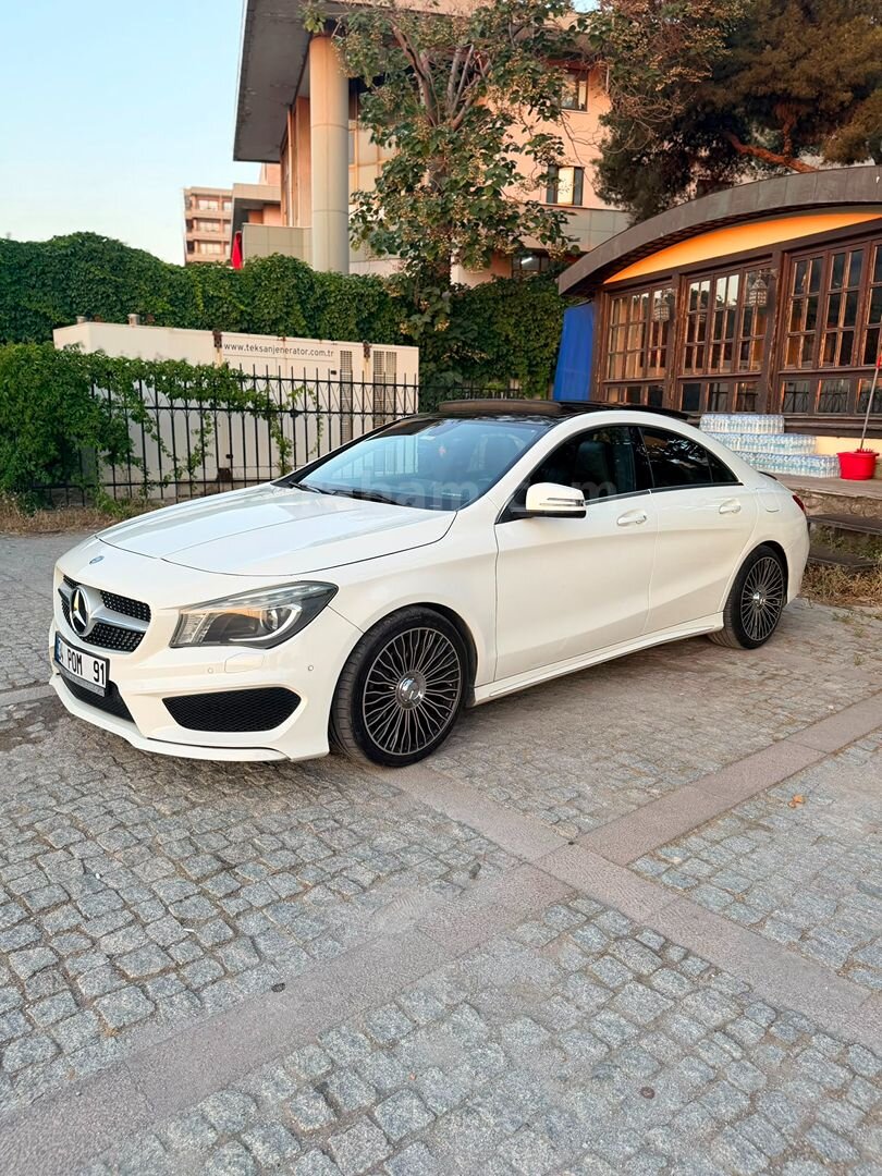 Sahibinden Mercedes - Benz CLA 200 AMG 2014 Model İzmir 148.000 km Beyaz 3