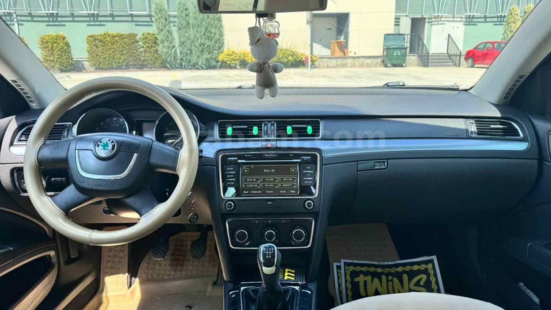 Sahibinden Skoda SuperB 1.6 TDI Comfort 2011 Model Kayseri 275.000 km Siyah 3