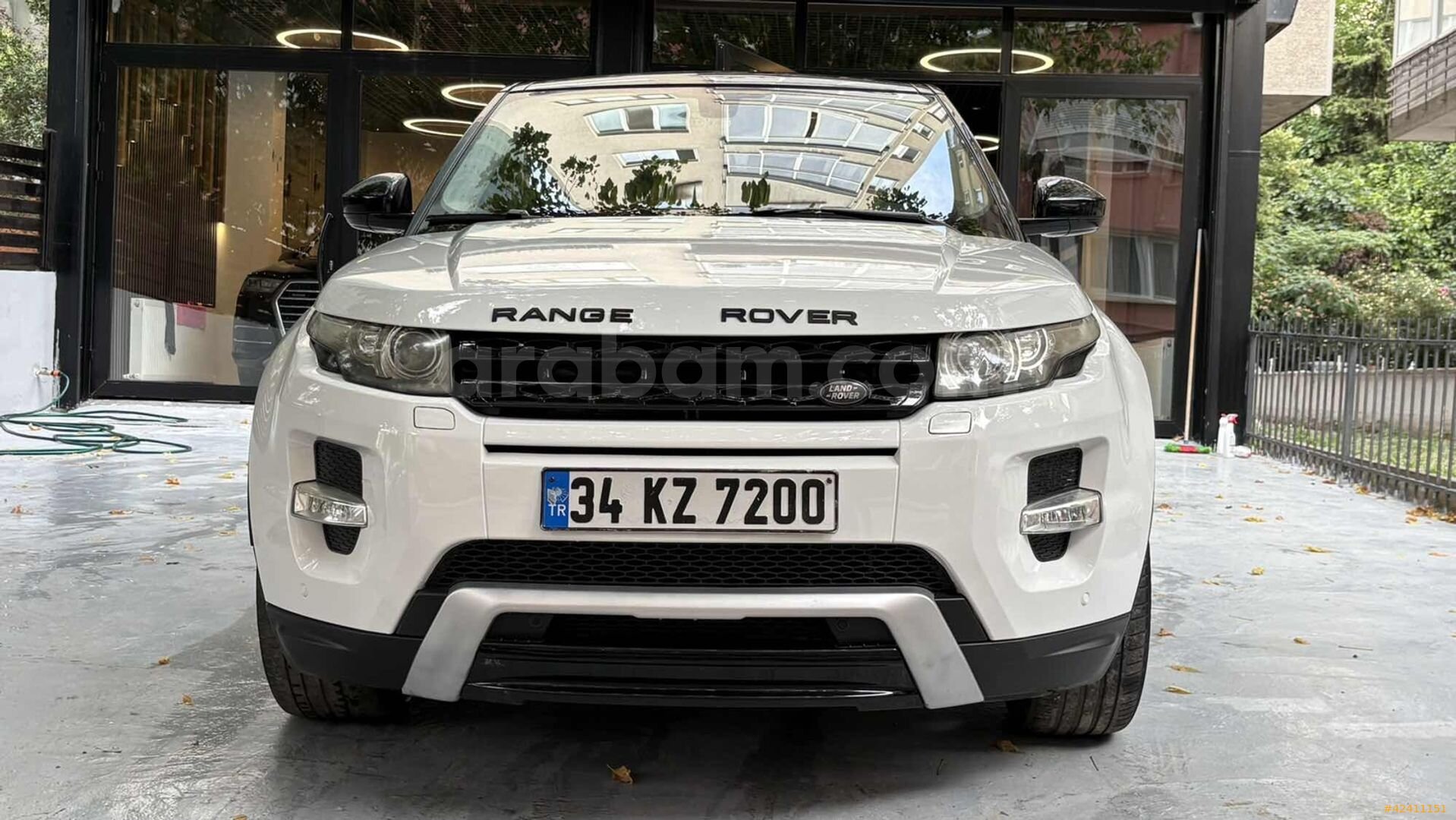 Galeriden Land Rover Range Evoque 2.0 Si4 Dynamic 2014 Model İstanbul 146.000 km Beyaz 1