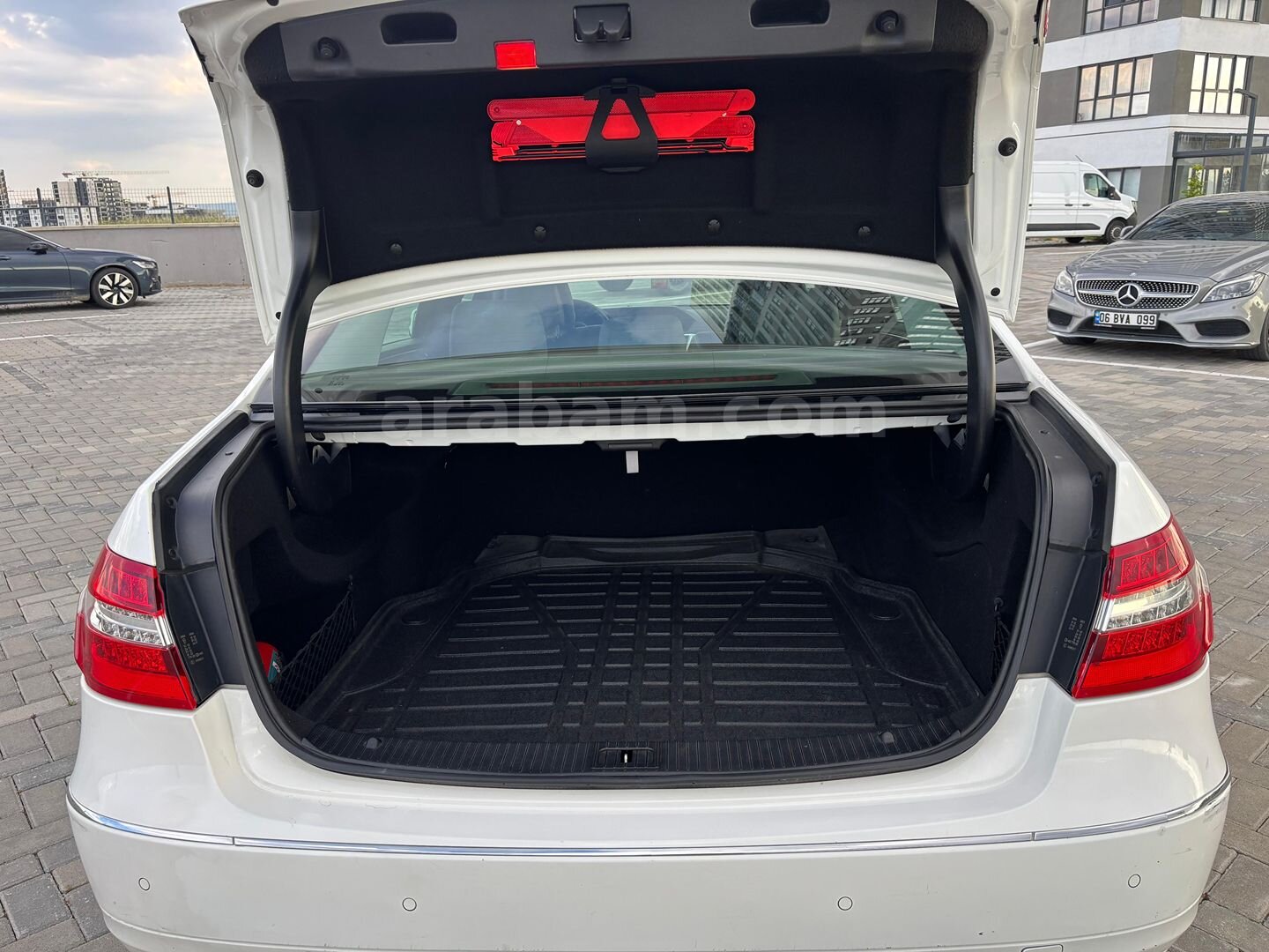 Sahibinden Mercedes - Benz E 250 CGI Elegance 2012 Model Ankara 153.000 km Beyaz 2