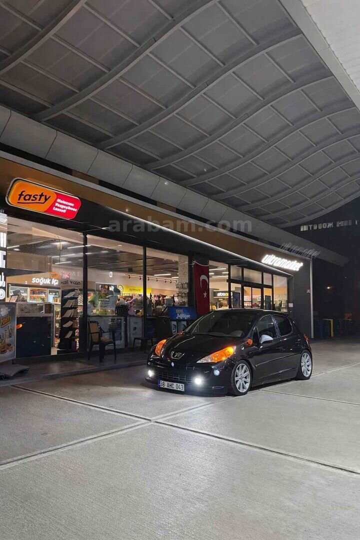 Sahibinden Peugeot 207 1.6 HDi Dynamic 2008 Model Iğdır 250.000 km Siyah 1
