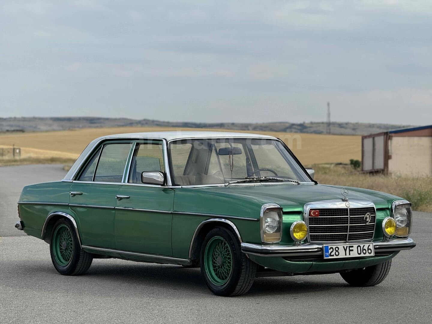 Sahibinden Mercedes - Benz E 200 1975 Model Ankara 99.999 km Yeşil 4