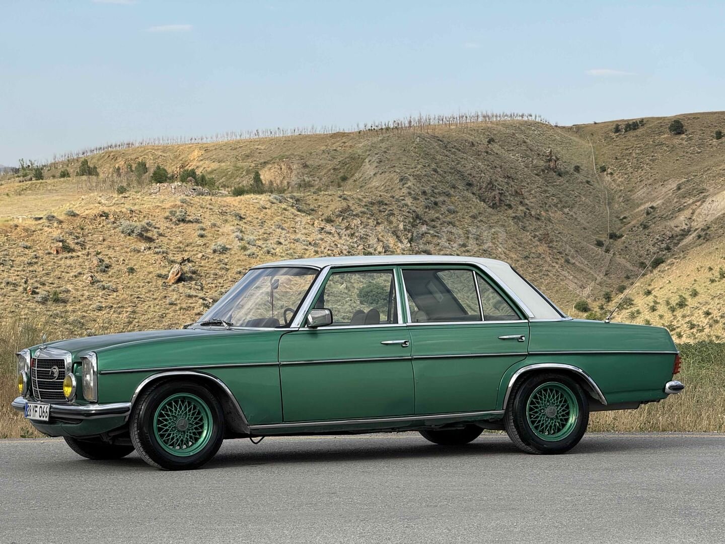 Sahibinden Mercedes - Benz E 200 1975 Model Ankara 99.999 km Yeşil 6