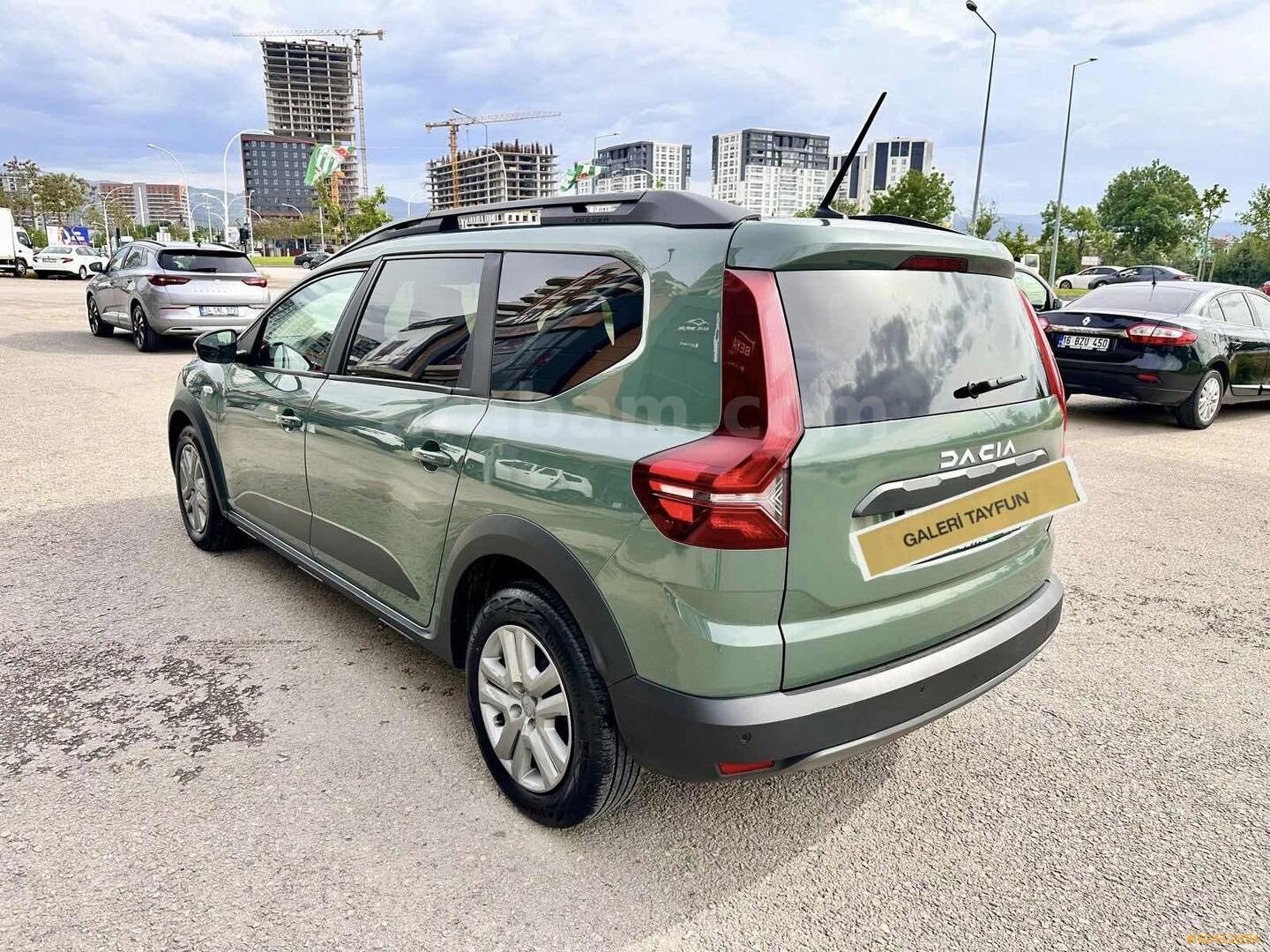 Galeriden Dacia Jogger 1.0 TCe Expression 2023 Model Bursa 56.000 km Yeşil 4
