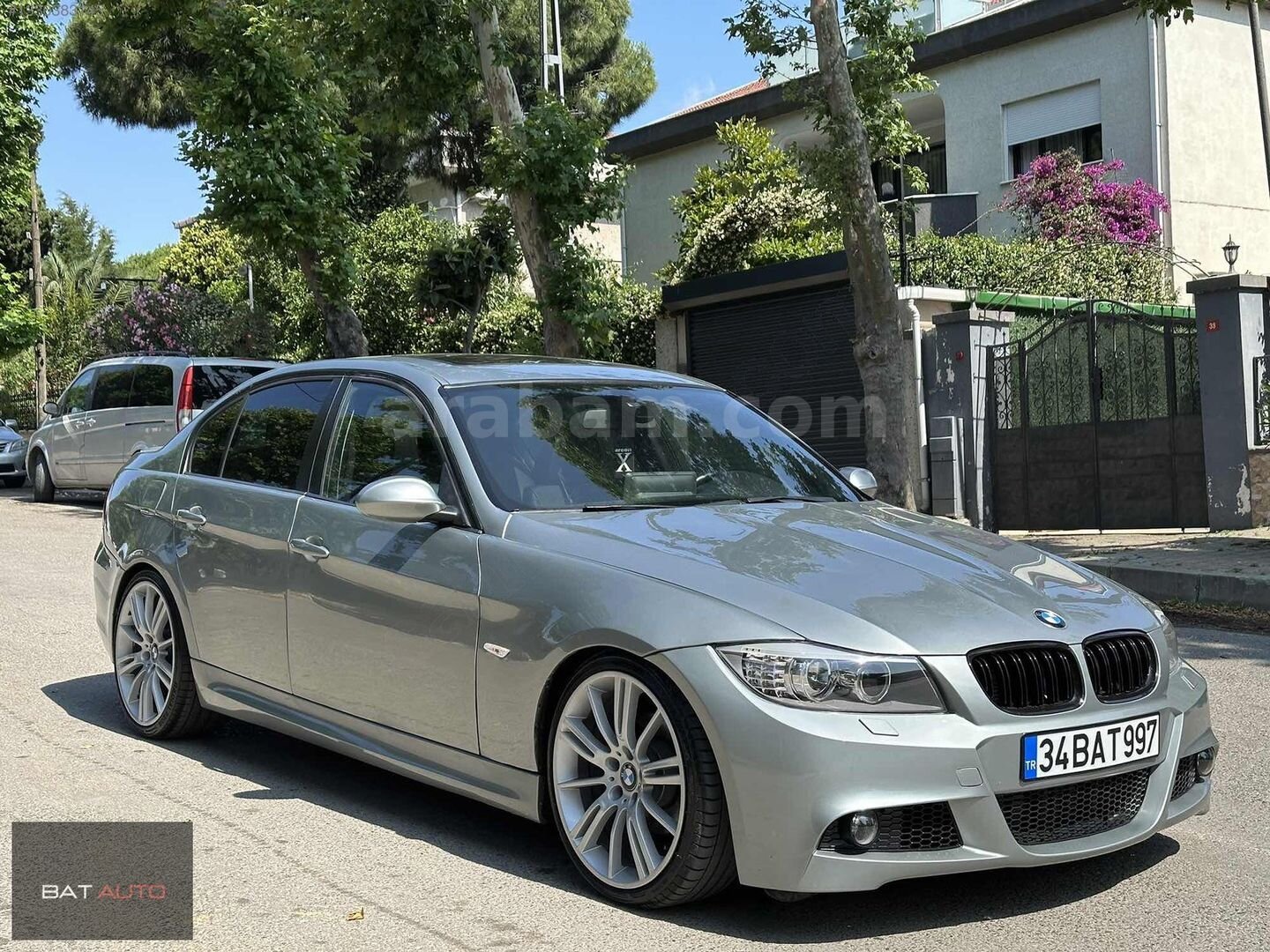 Galeriden BMW 3 Serisi 320d Standart 2005 Model İstanbul 339.000 km Mavi 1