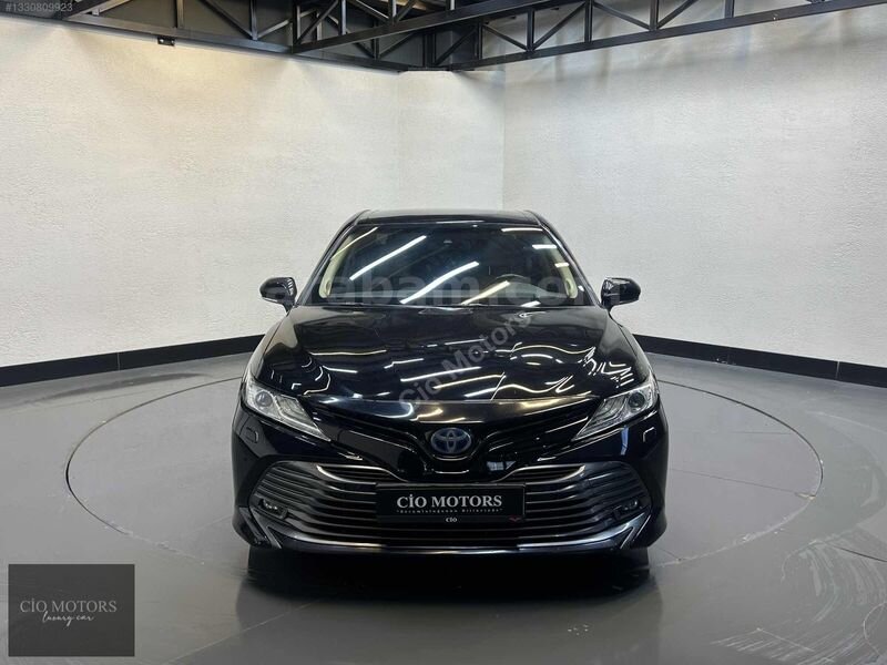 Galeriden Toyota Camry 2.5 Hybrid Passion 2019 Model İzmir 155.000 km Siyah