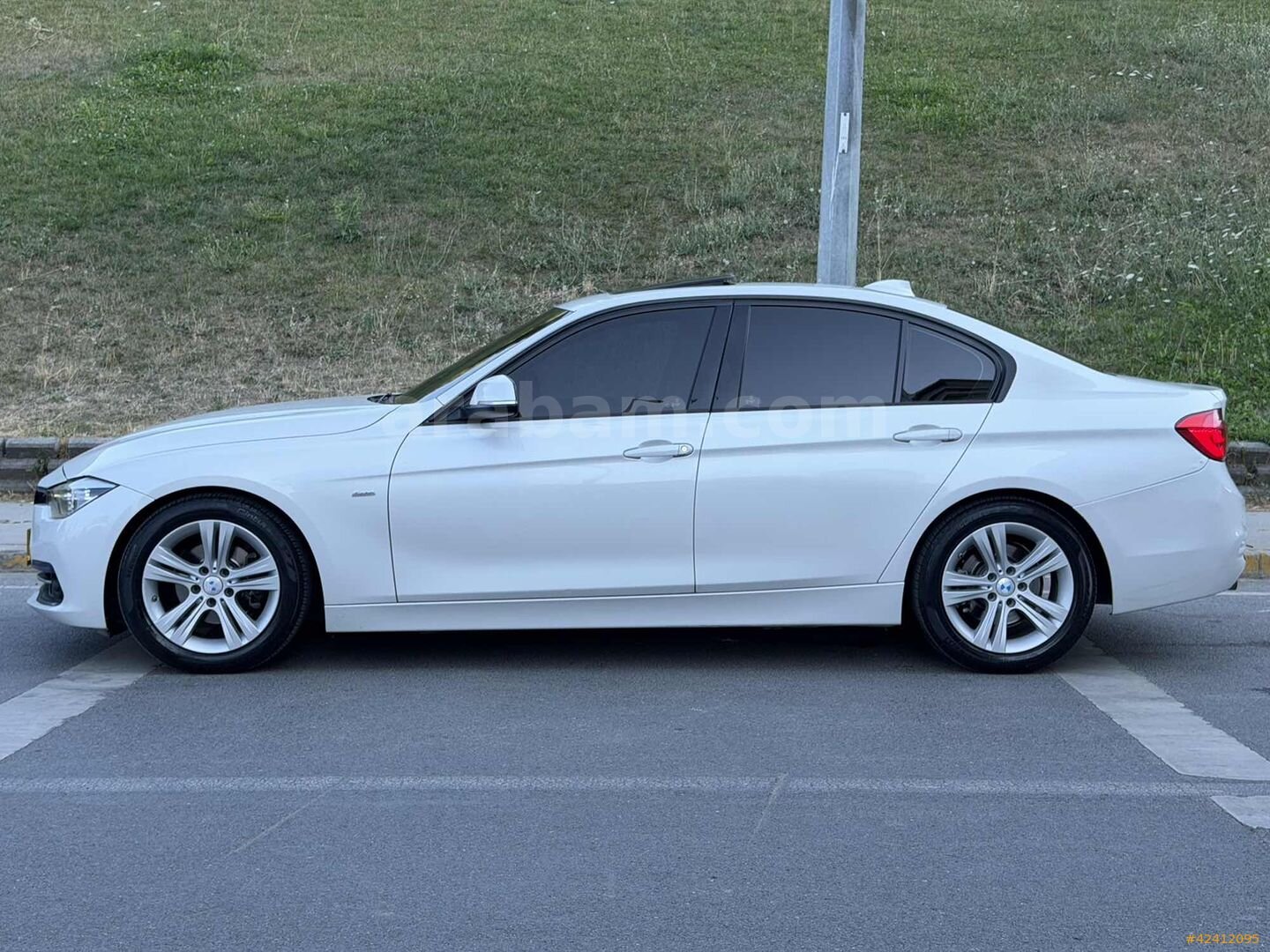 Galeriden BMW 3 Serisi 320i ED Sport Line 2016 Model İstanbul 199.000 km Beyaz 2