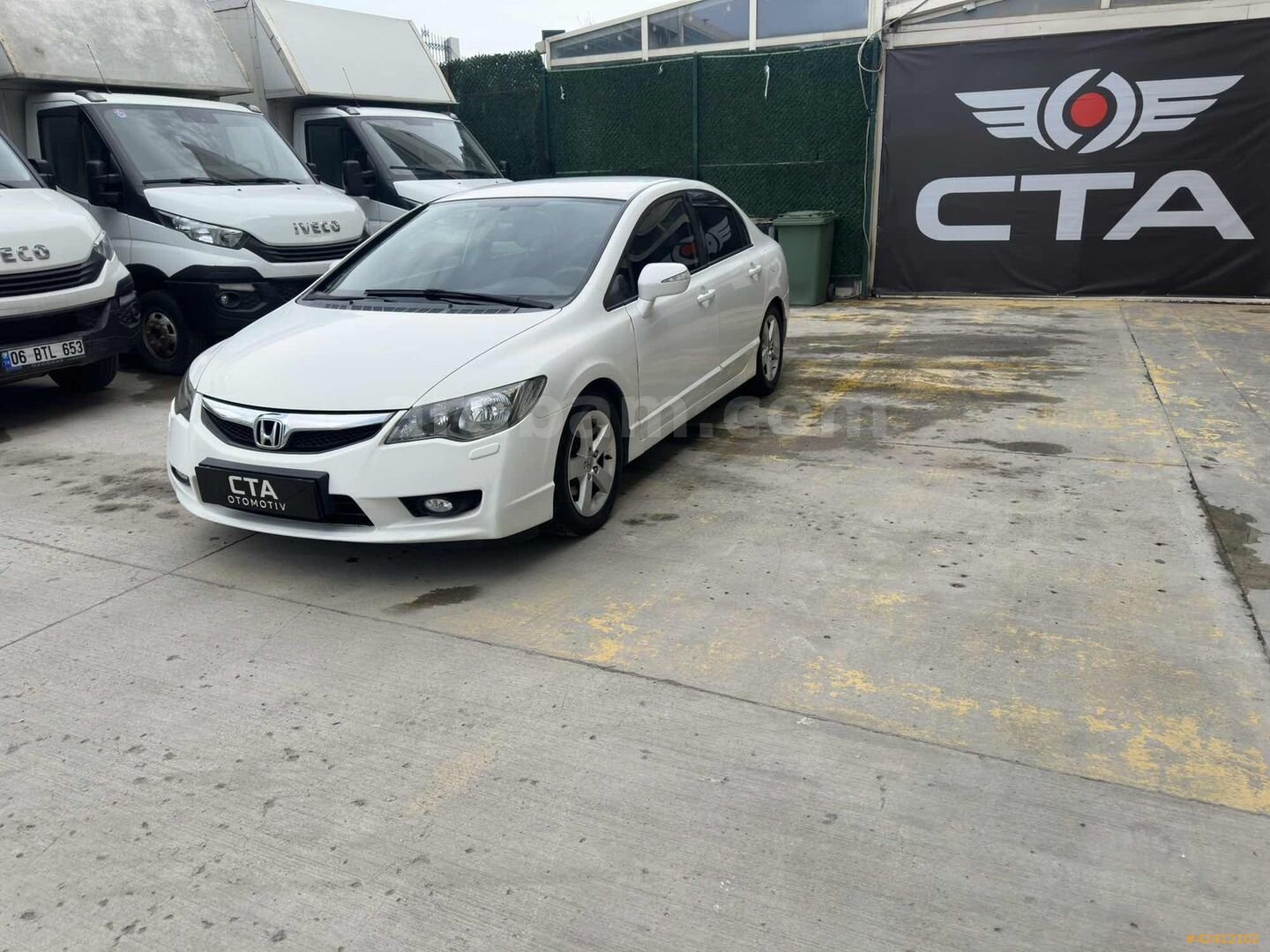 Galeriden Honda Civic 1.6i VTEC Premium 2011 Model Ankara 387.500 km Beyaz 3