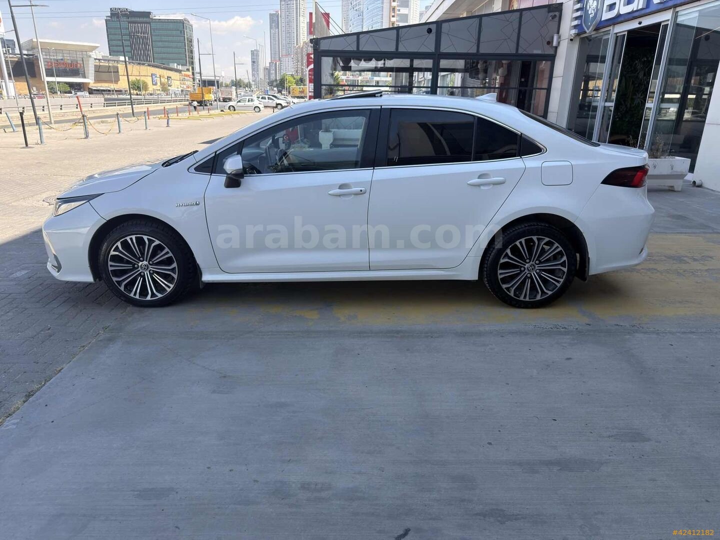 Galeriden Toyota Corolla 1.8 Hybrid Passion X-Pack 2020 Model Ankara 144.700 km Beyaz 5