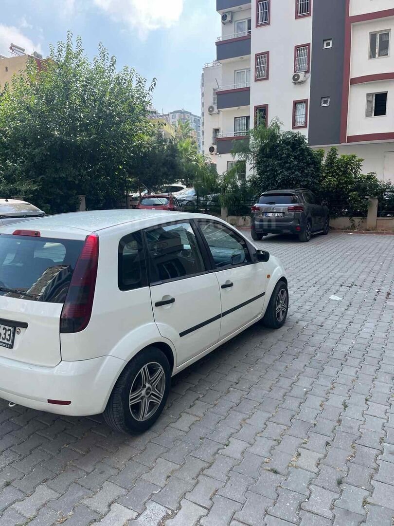 Sahibinden Ford Fiesta 1.4 TDCi Comfort 2004 Model Adana 275.000 km Beyaz 4