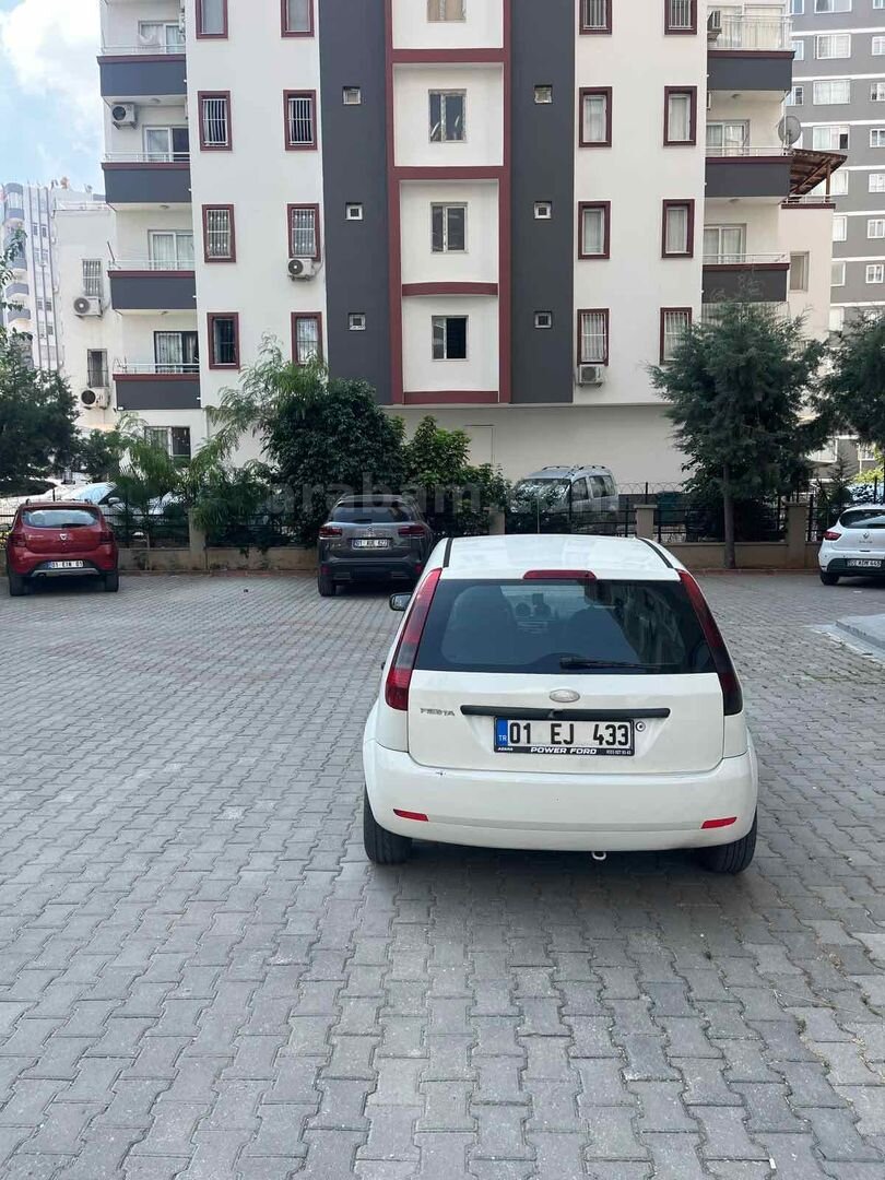 Sahibinden Ford Fiesta 1.4 TDCi Comfort 2004 Model Adana 275.000 km Beyaz 3