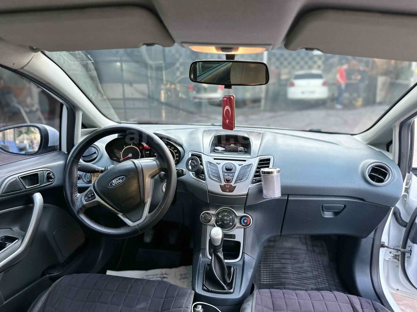 Sahibinden Ford Fiesta 1.4 TDCi Trend 2009 Model İstanbul 213.000 km Beyaz 5