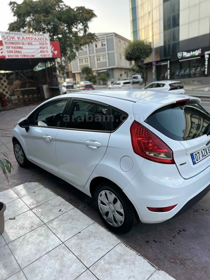 Sahibinden Ford Fiesta 1.4 TDCi Trend 2009 Model İstanbul 213.000 km Beyaz 3