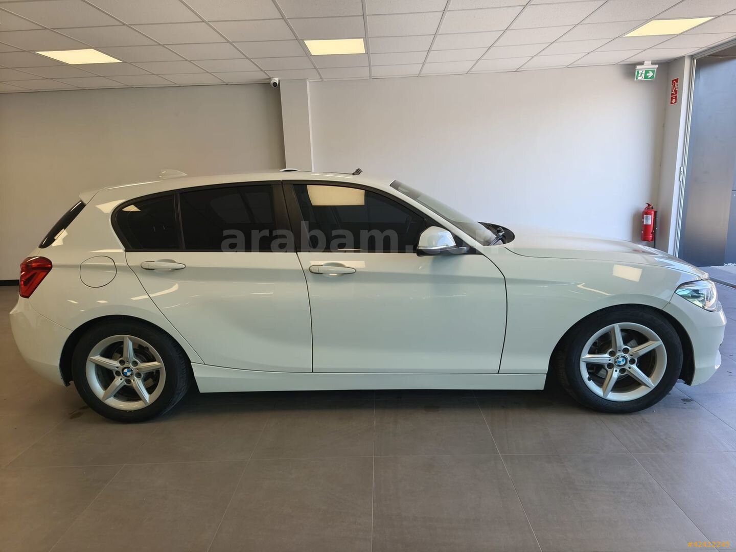 Galeriden BMW 1 Serisi 118i Joy 2015 Model İzmir 81.868 km Beyaz 4