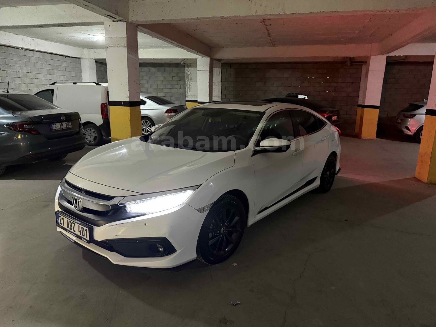 Sahibinden Honda Civic 1.6i VTEC Eco Elegance 2021 Model Batman 76.000 km Beyaz 3