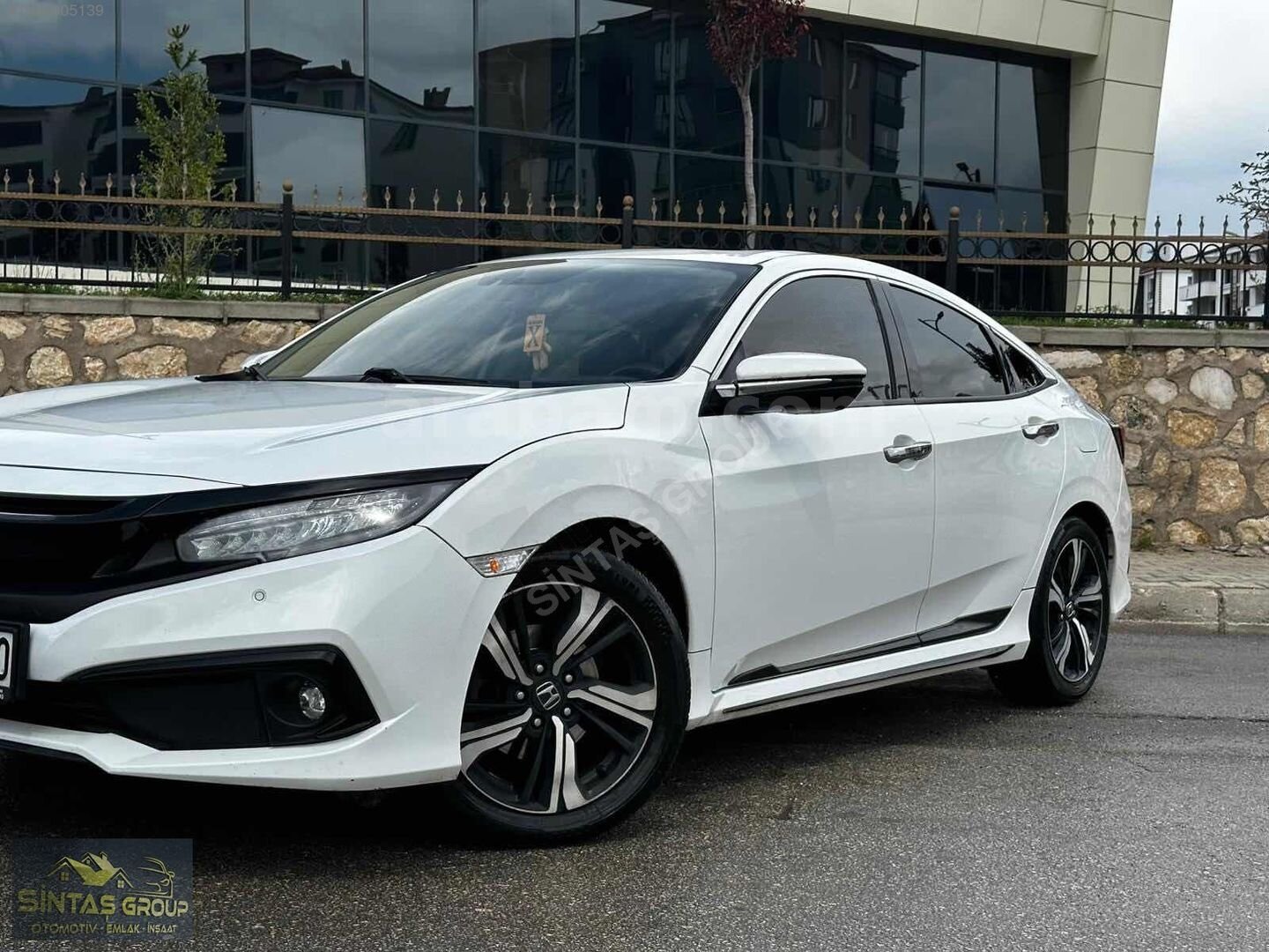Galeriden Honda Civic 1.5 i-VTEC RS 2017 Model Elazığ 160.000 km Beyaz 4