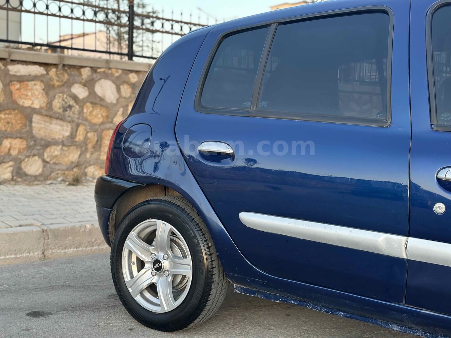 Galeriden Renault Clio 1.6 RTE 2000 Model Elazığ 146.000 km Mavi 4