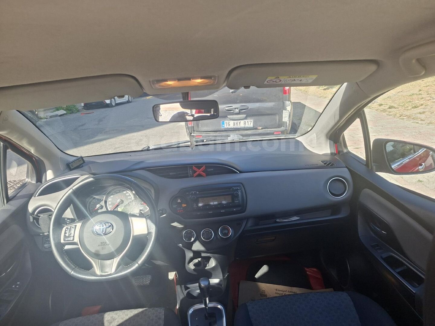Sahibinden Toyota Yaris 1.33 Fun Special 2015 Model İstanbul 114.000 km Kırmızı 4