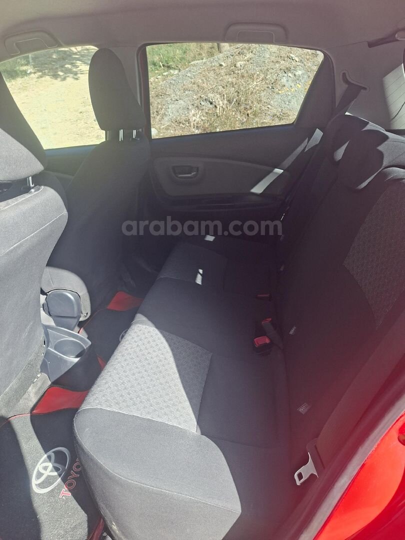 Sahibinden Toyota Yaris 1.33 Fun Special 2015 Model İstanbul 114.000 km Kırmızı 3