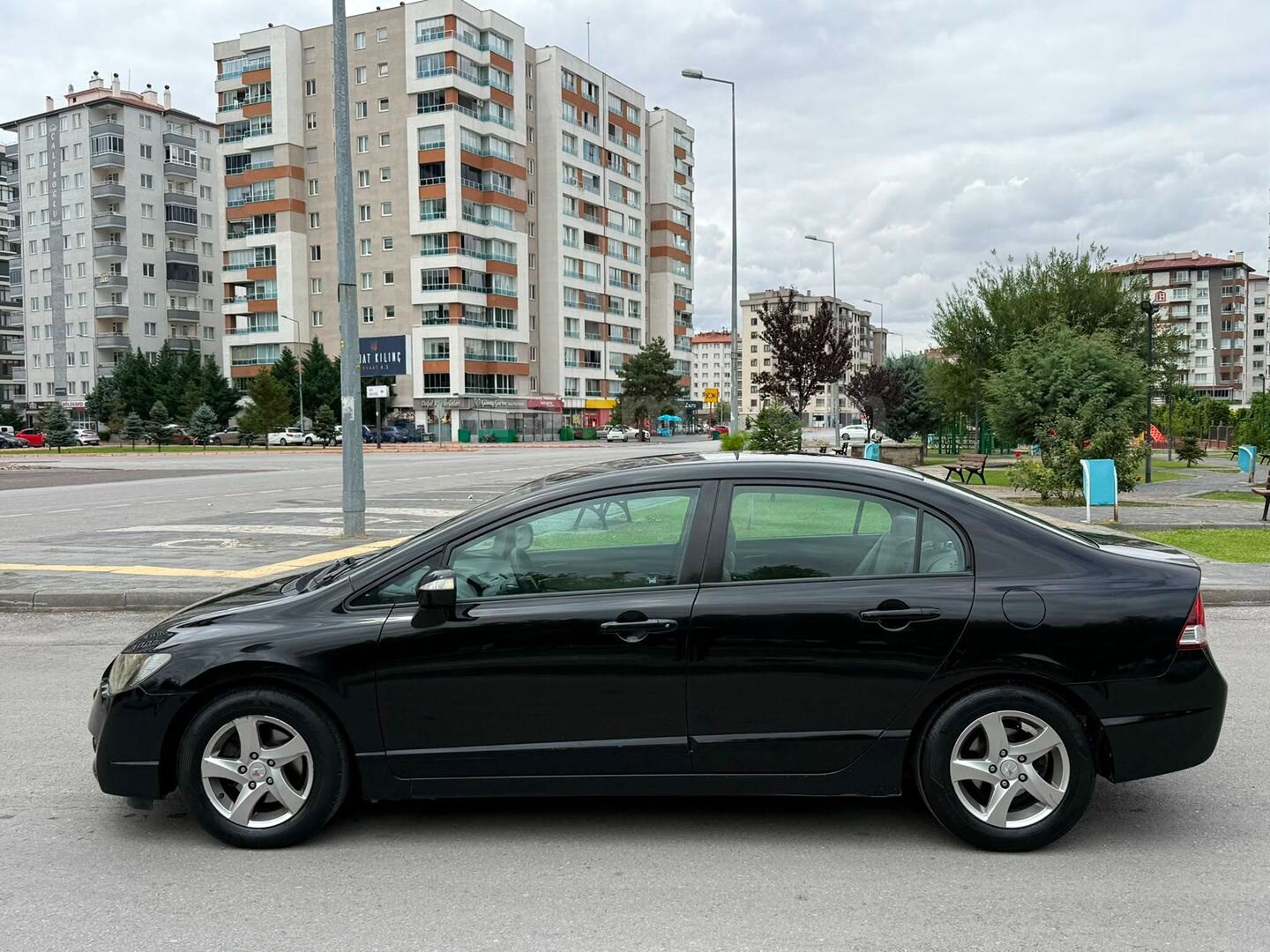 Galeriden Honda Civic 1.6i VTEC Dream 2010 Model Kayseri 170.000 km Siyah 3