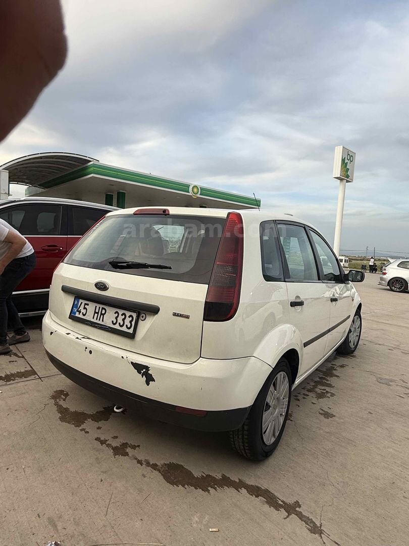 Sahibinden Ford Fiesta 1.4 TDCi Comfort 2004 Model İzmir 270.000 km Beyaz 4