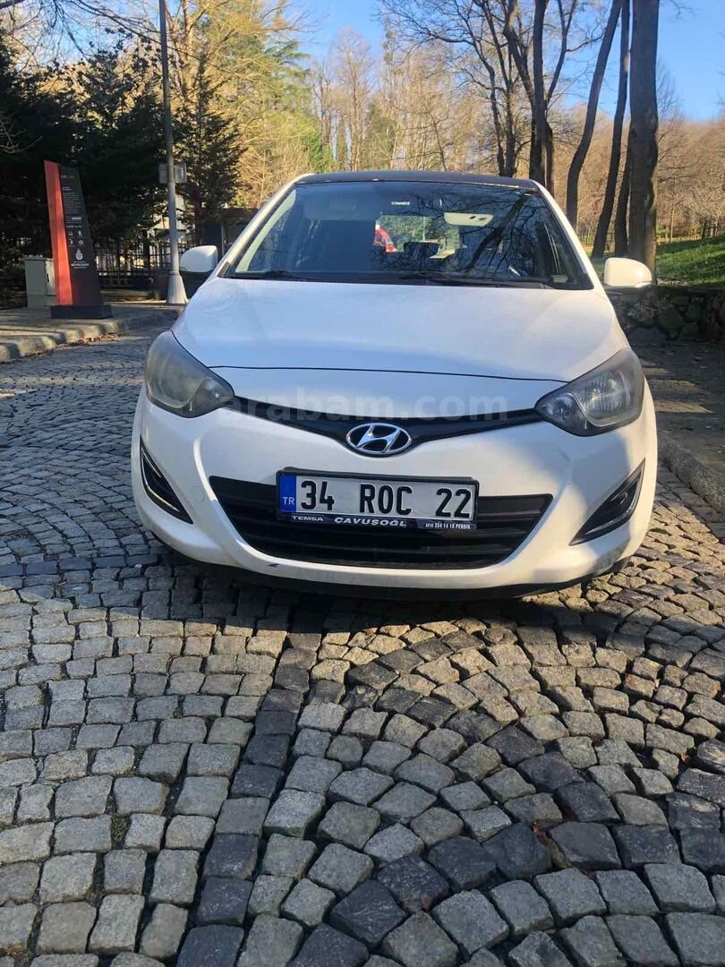 Sahibinden Hyundai i20 1.4 CVVT Sense 2012 Model İstanbul 162.000 km Beyaz 1
