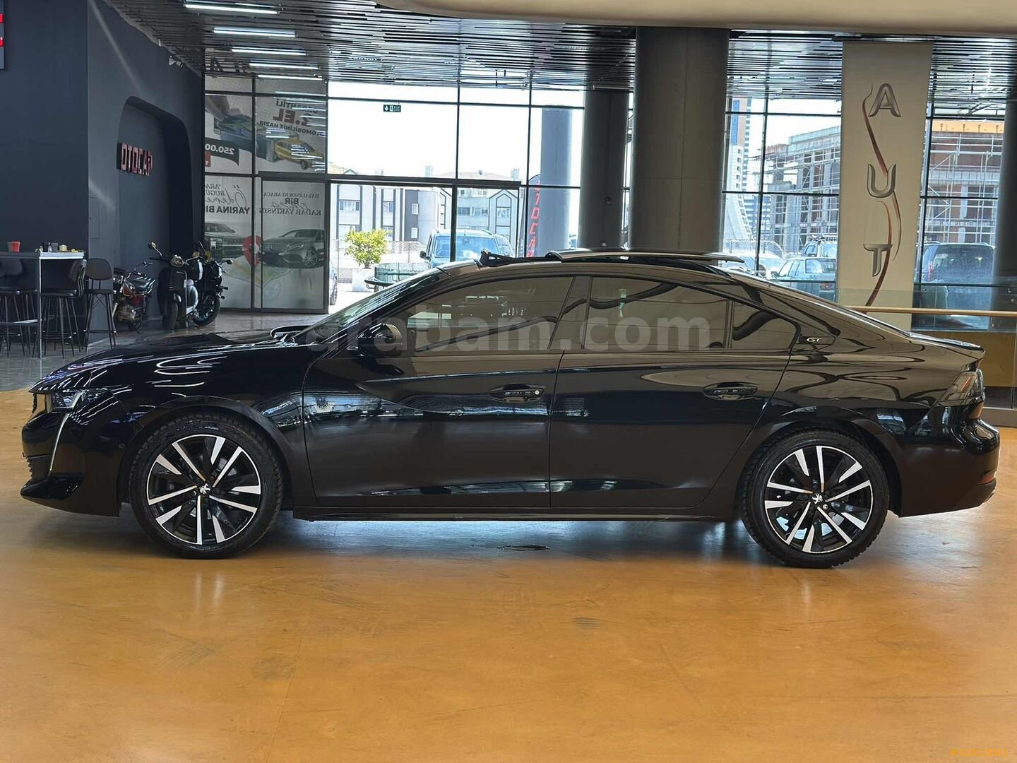Galeriden Peugeot 508 1.5 BlueHDI GT Selection 2021 Model İstanbul 105.000 km Siyah 4
